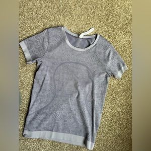 Lululemon swiftly tshirt